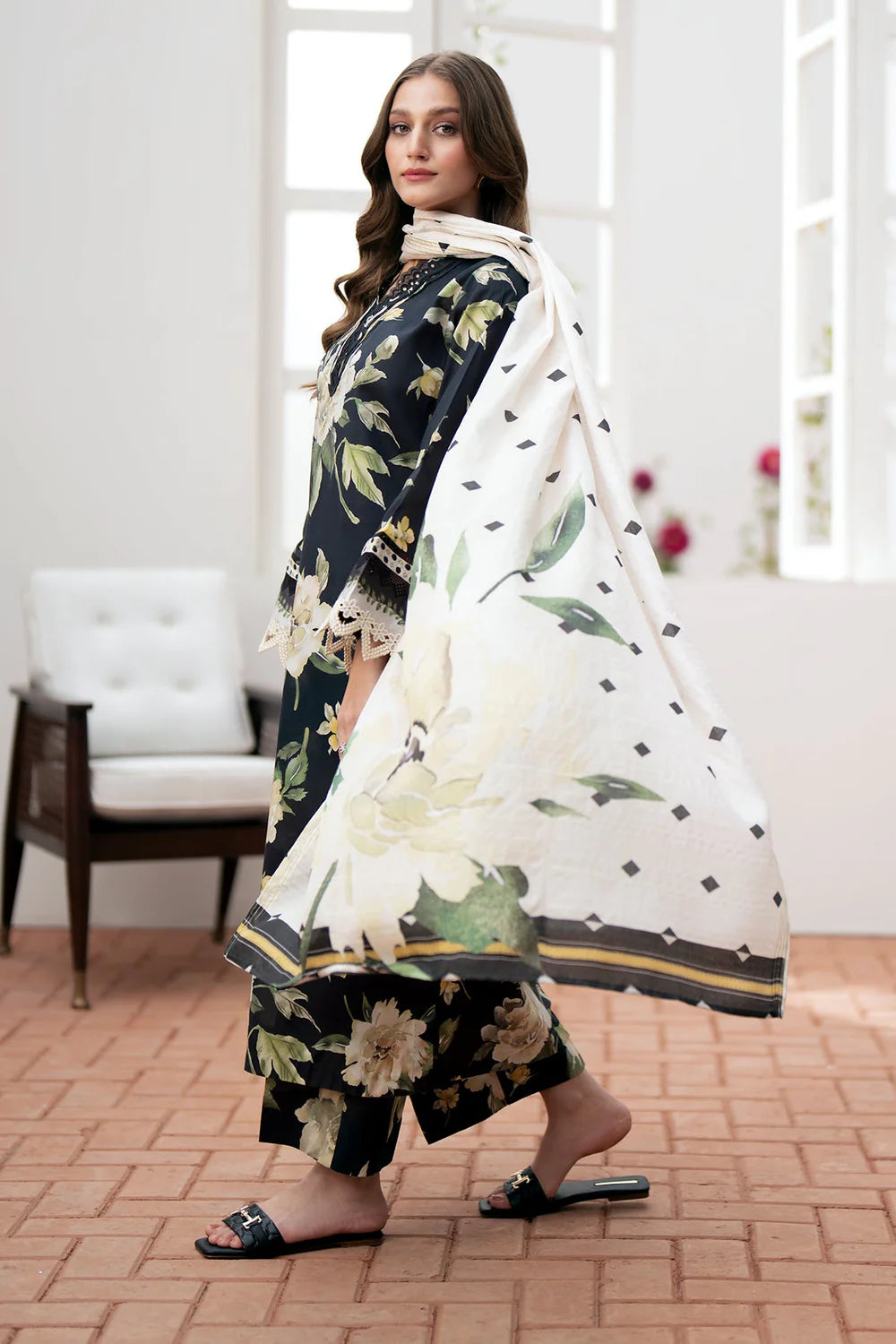 BAROQUE - 3 PIECE PRINTED KARANDI SUIT SV-1062